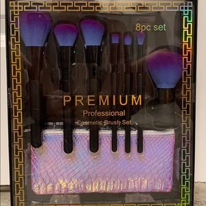 BRAND NEW Make up brushes!